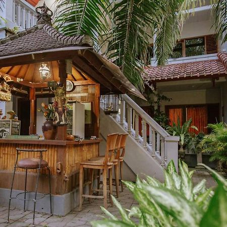 Nakula Familiar Inn Denpasar  Luaran gambar