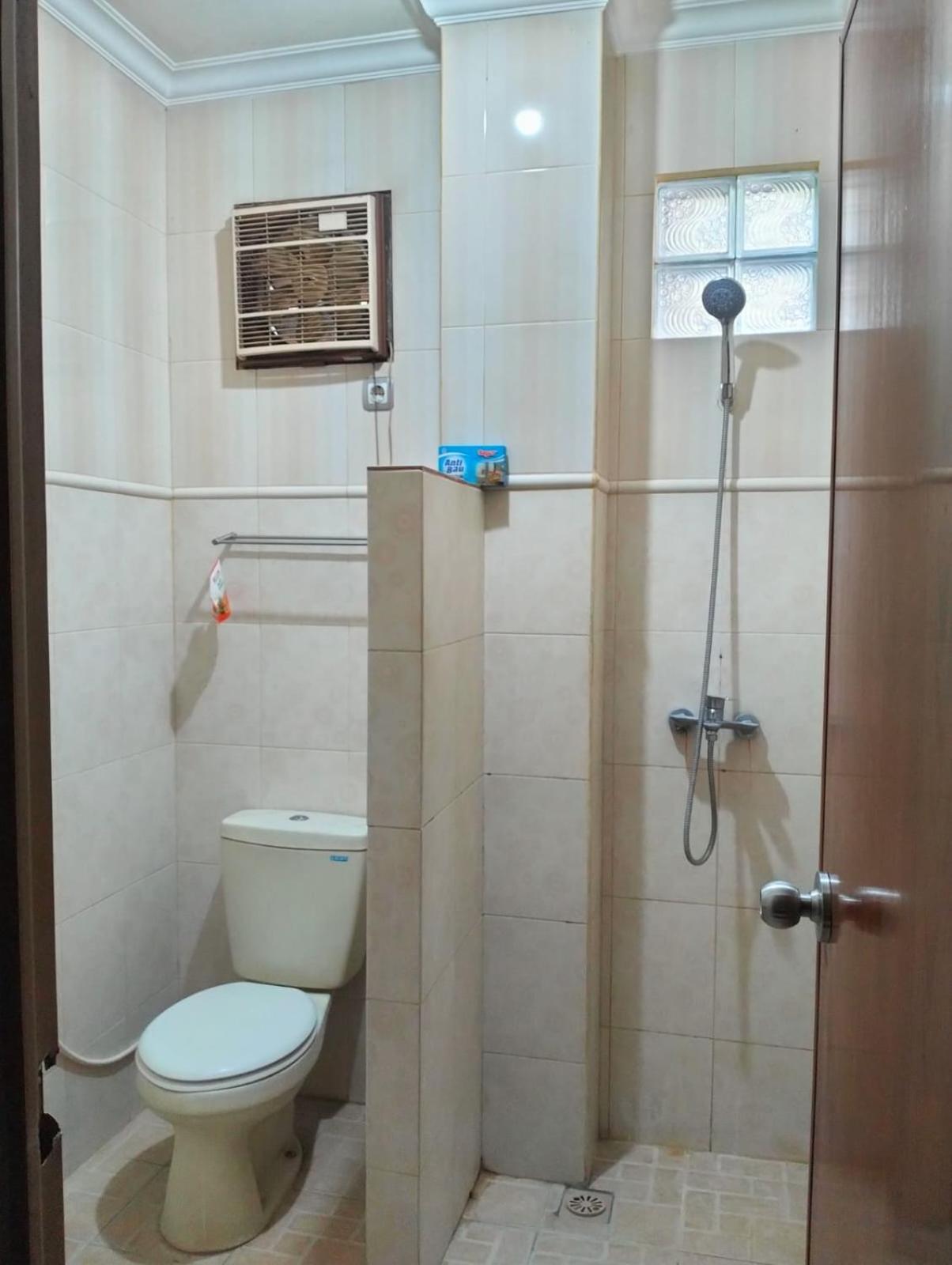 Nakula Familiar Inn Denpasar  Luaran gambar